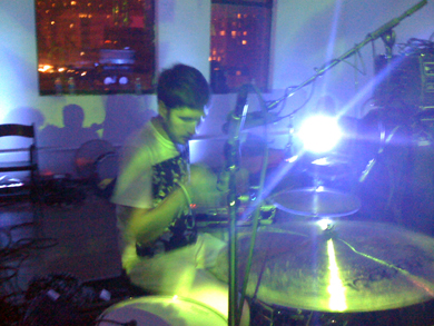No Age w Yeasayer at Vice Party - Mini Rooftop NYC - Pic 5